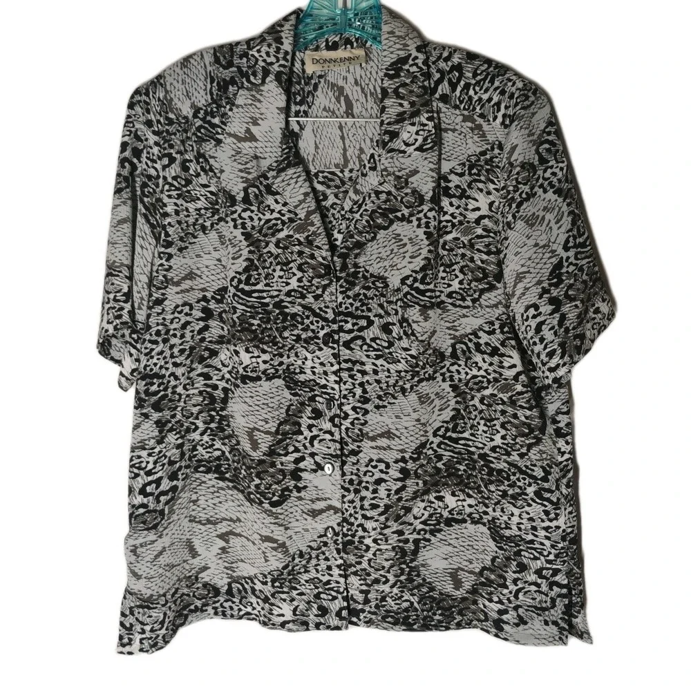 DonnKenny Womens XL Petite Black Gray Animal Print‎ Button Up Dress Shirt Blouse